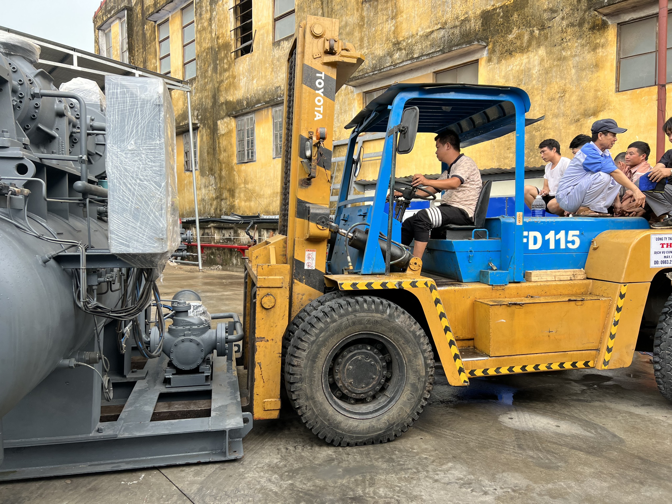 Cho thuê xe nâng KCN Nam cầu kiền Hải Phòng