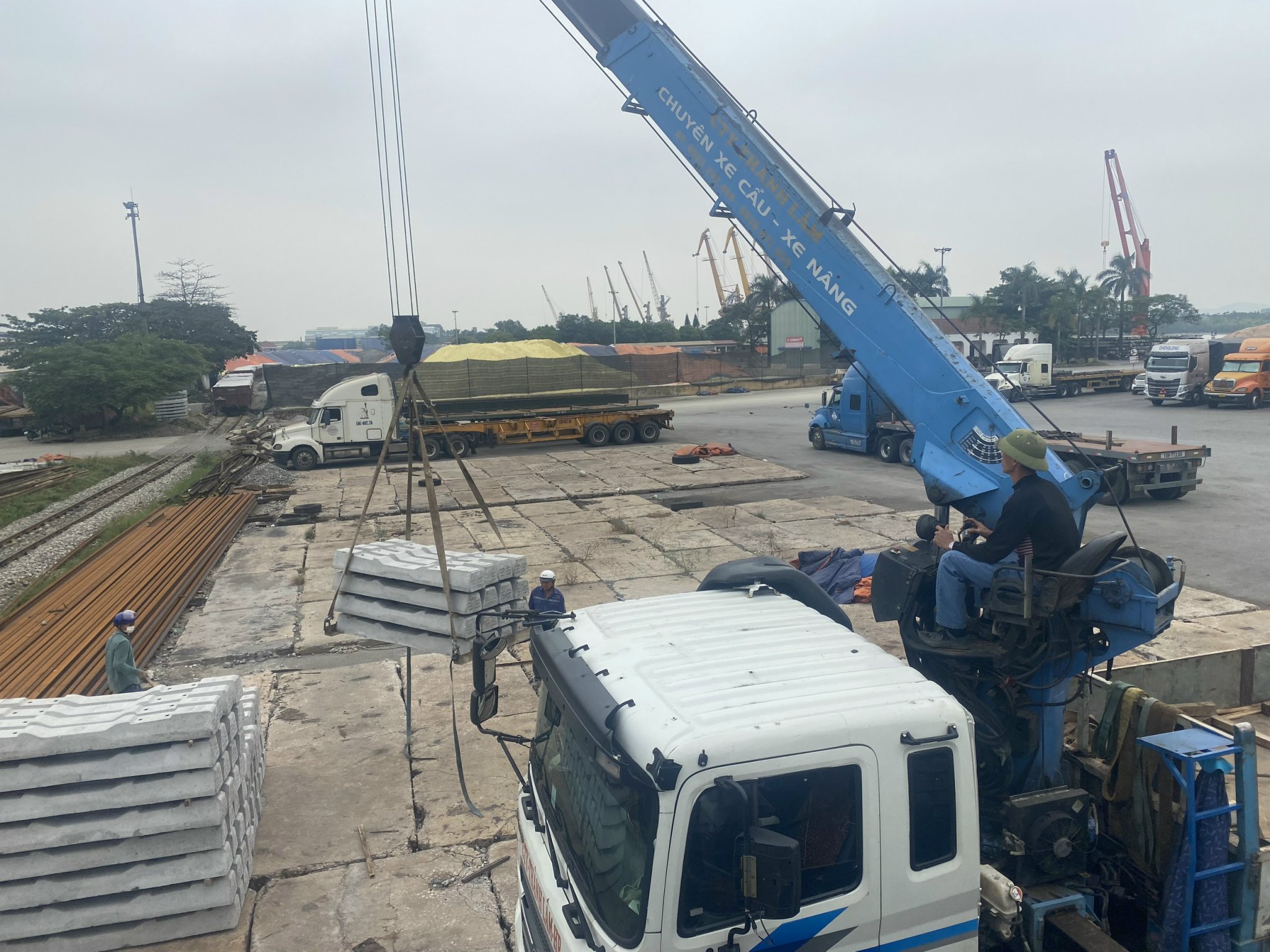 Thuê xe cẩu tại Kiến An Hải Phòng