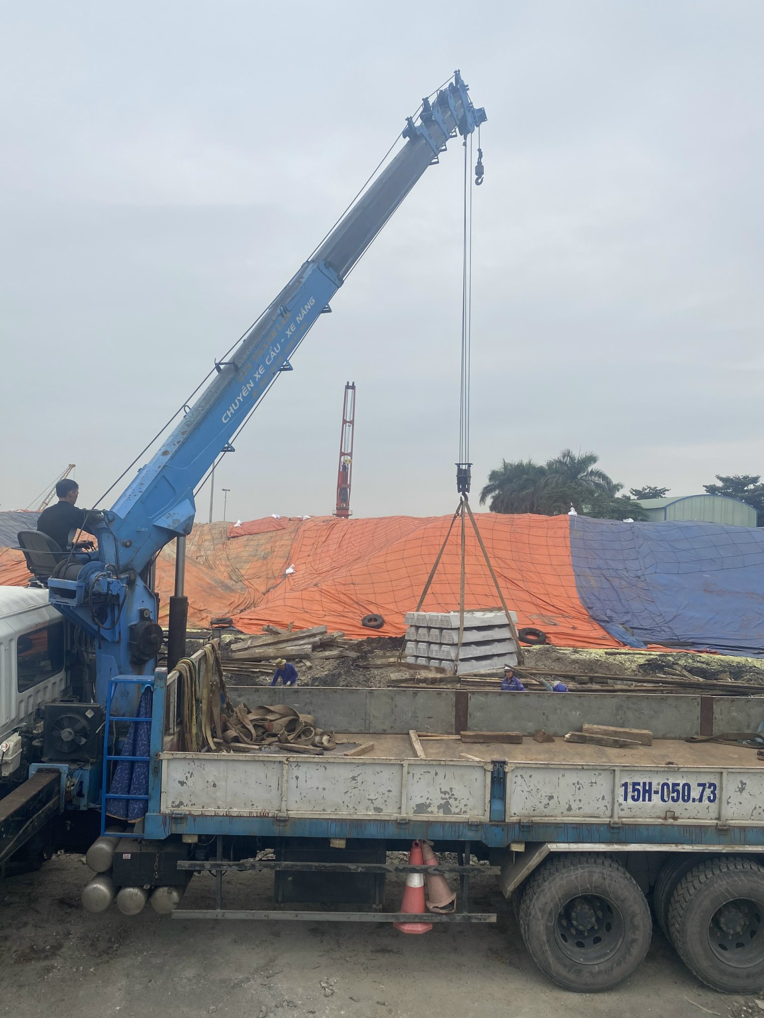 Thuê xe cẩu tại KCN Tràng Cát Hải Phòng